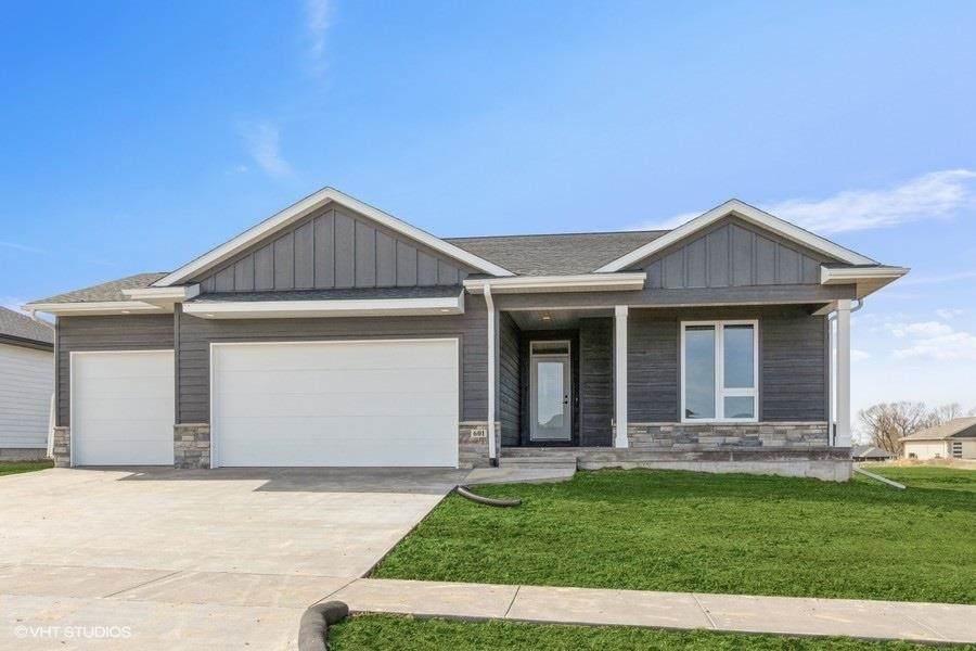 601 Hanks Dr - Photo 1