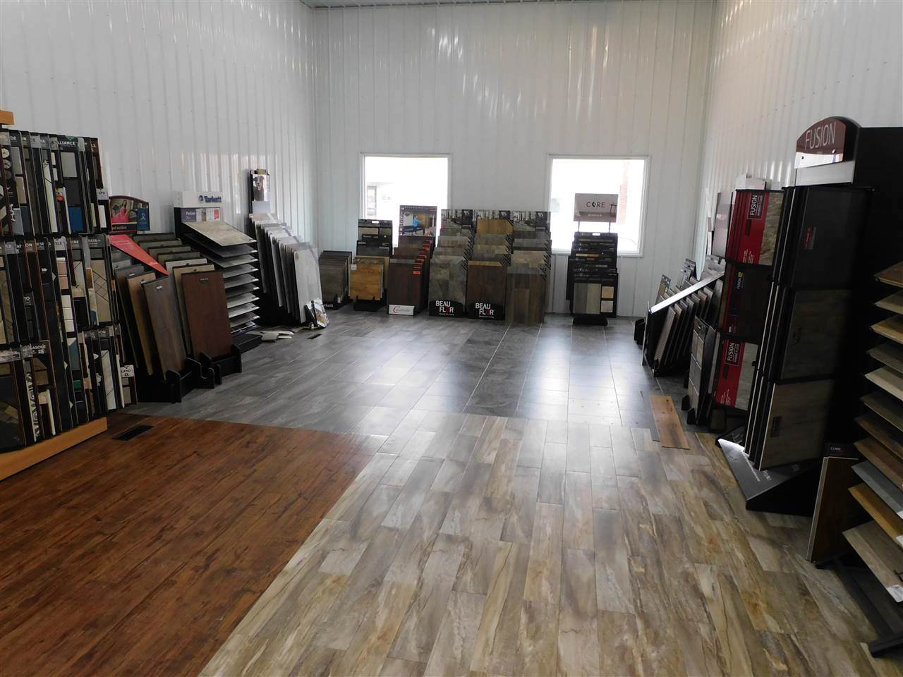 105 Main St - Photo 1