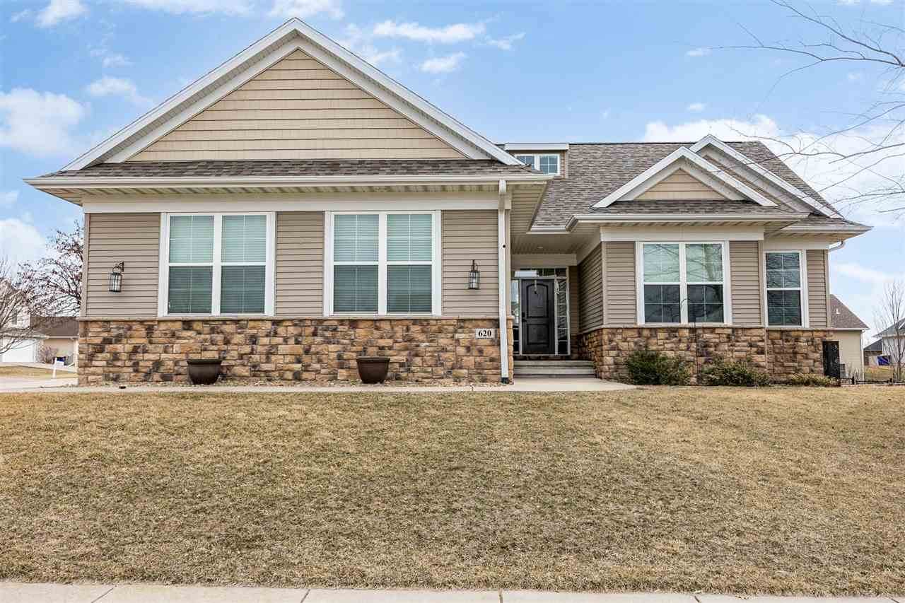 620 Broadmoor Dr - Photo 1