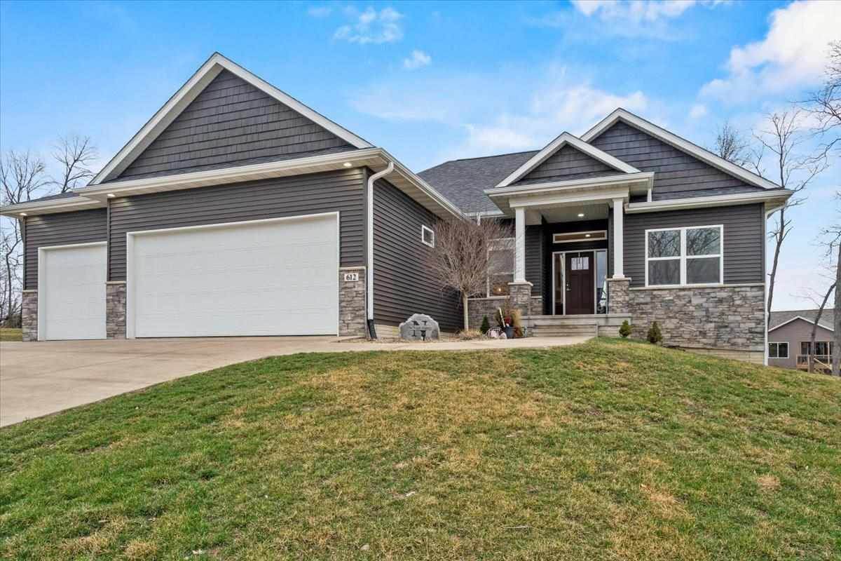 612 Owen Street - Photo 1