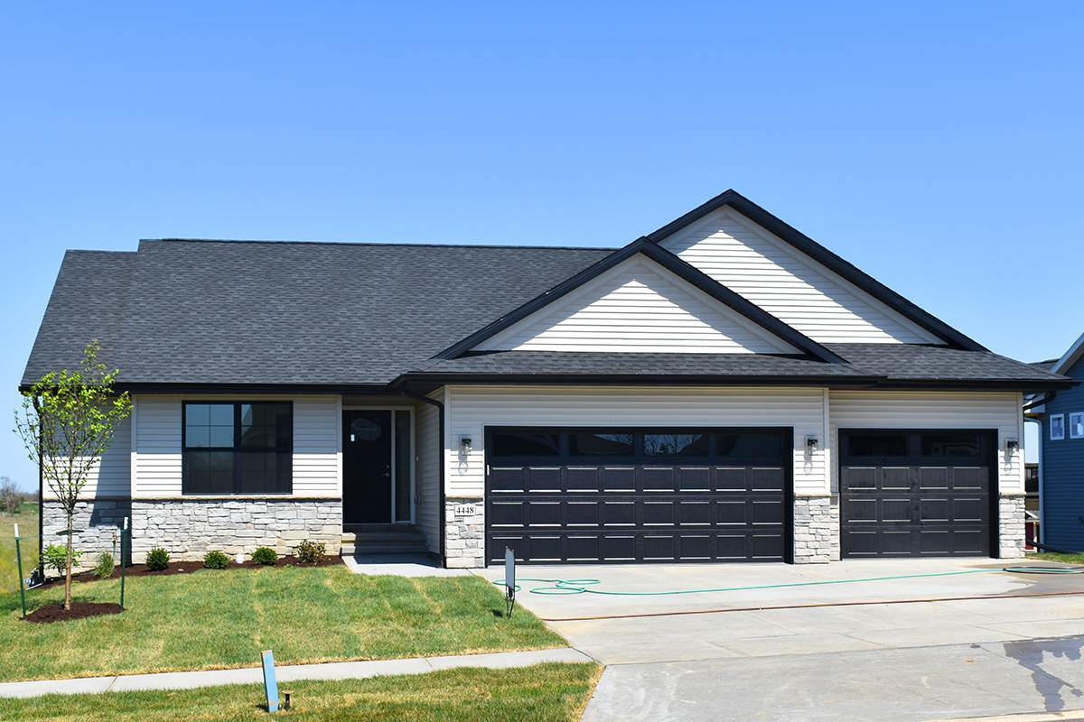 302 Ridgeway Dr - Photo 1