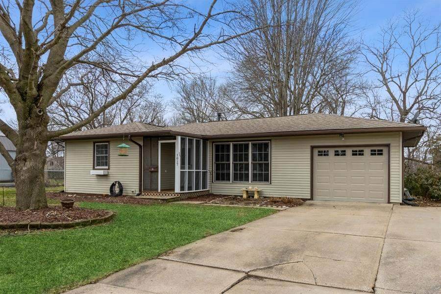 1017 4th Ave - Photo 1