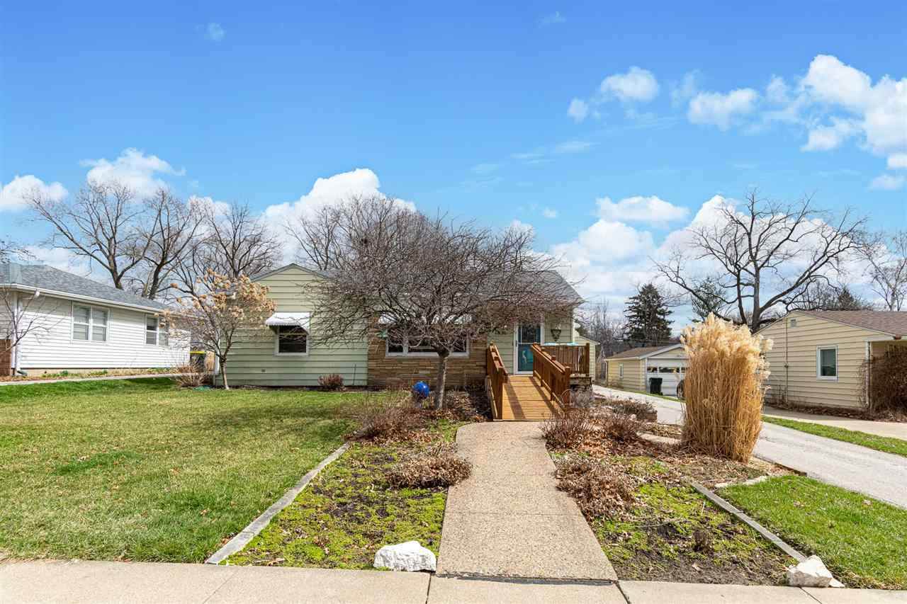 1836 7Th Avenue Ct - Photo 1