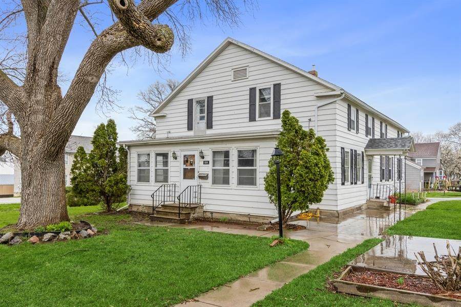 604 44th Ave - Photo 1