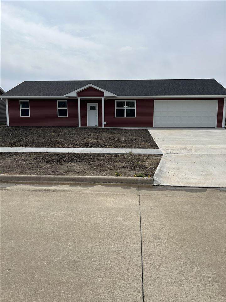 213 Village Square - Photo 1