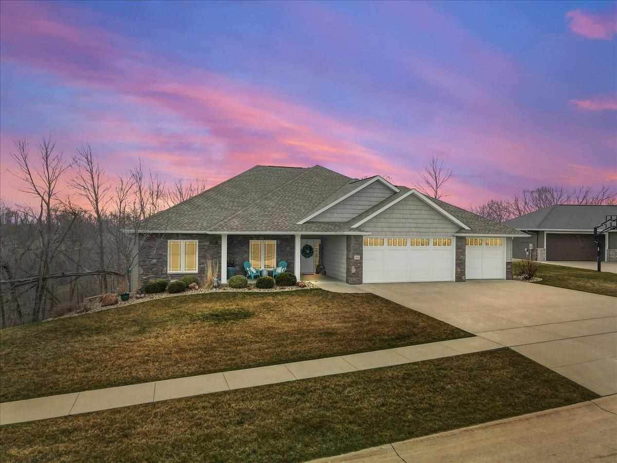 5619 River Parkway - Photo 1