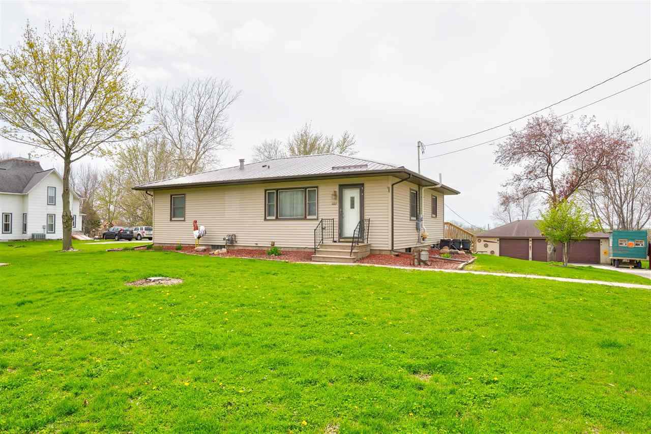 1007 9th Ave - Photo 1