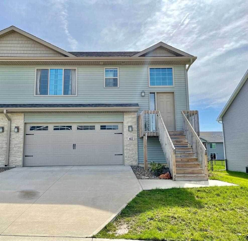 612 Doe Ave - Photo 1