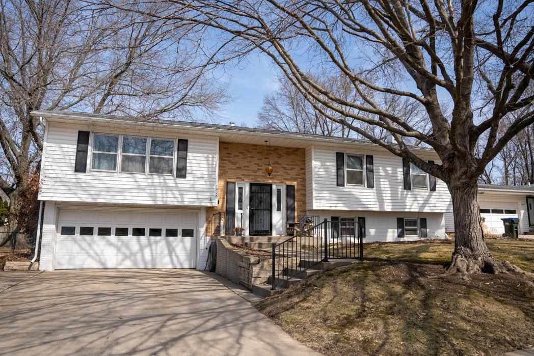 2916 Cornell Ave - Photo 1