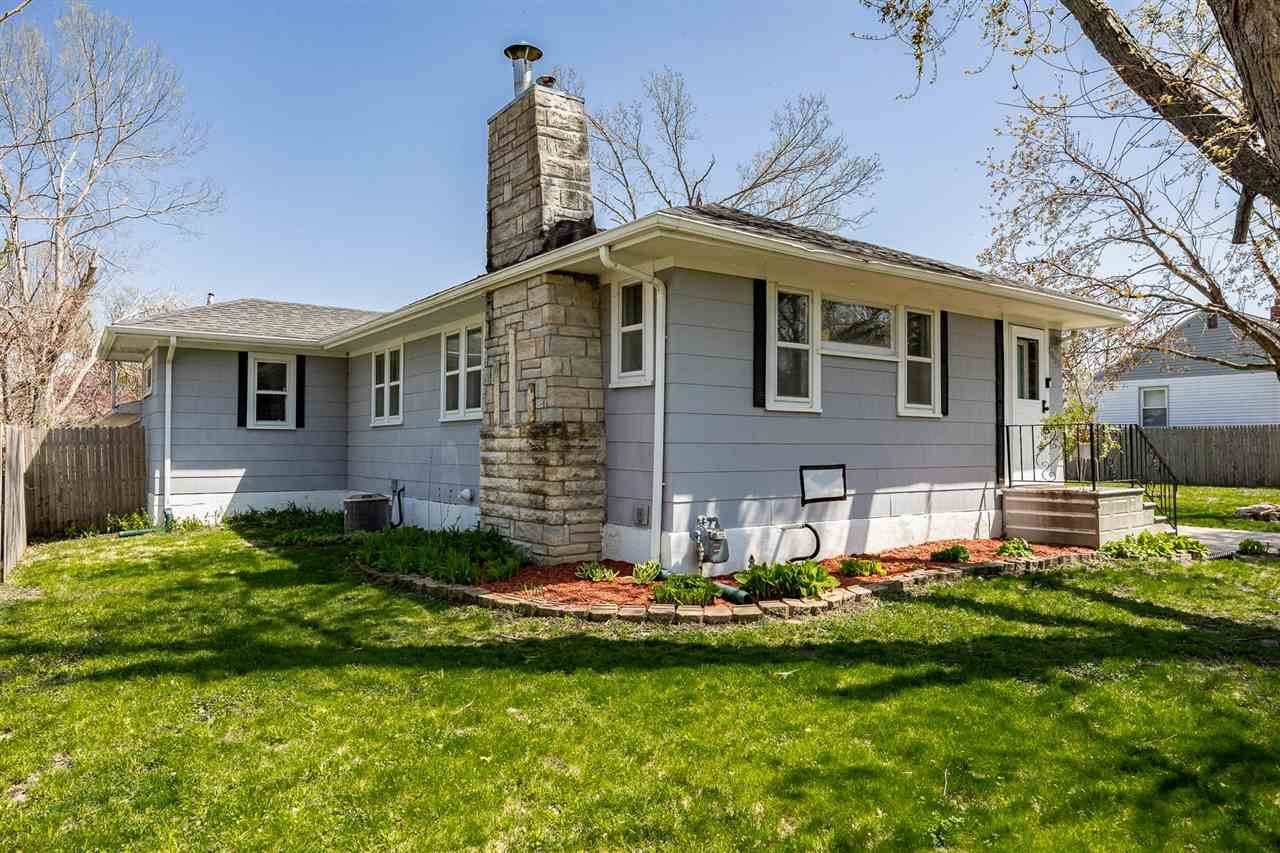 3823 Ave Ne - Photo 1