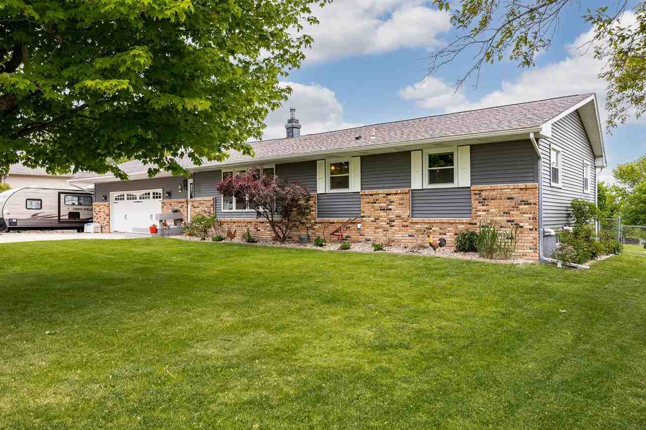204 Schnoebelen St - Photo 1