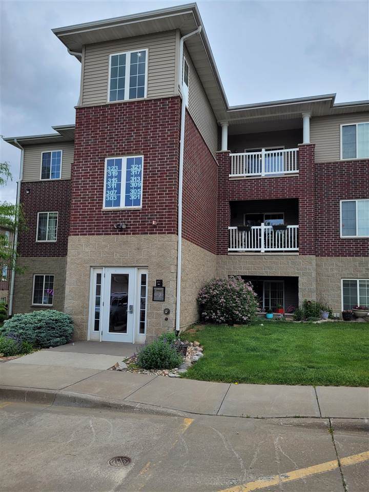 303 Taft Ave - Photo 1