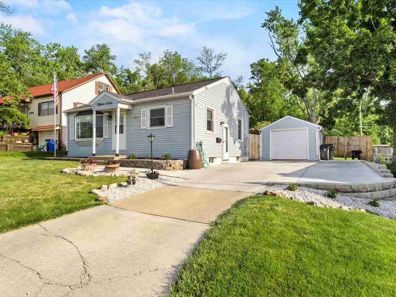 1316 F Ave Nw - Photo 1