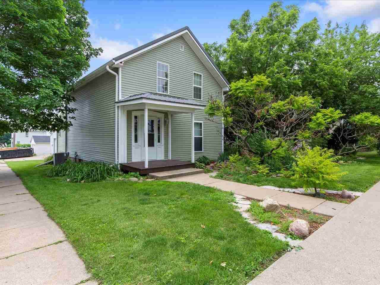 409 1st St - Photo 1