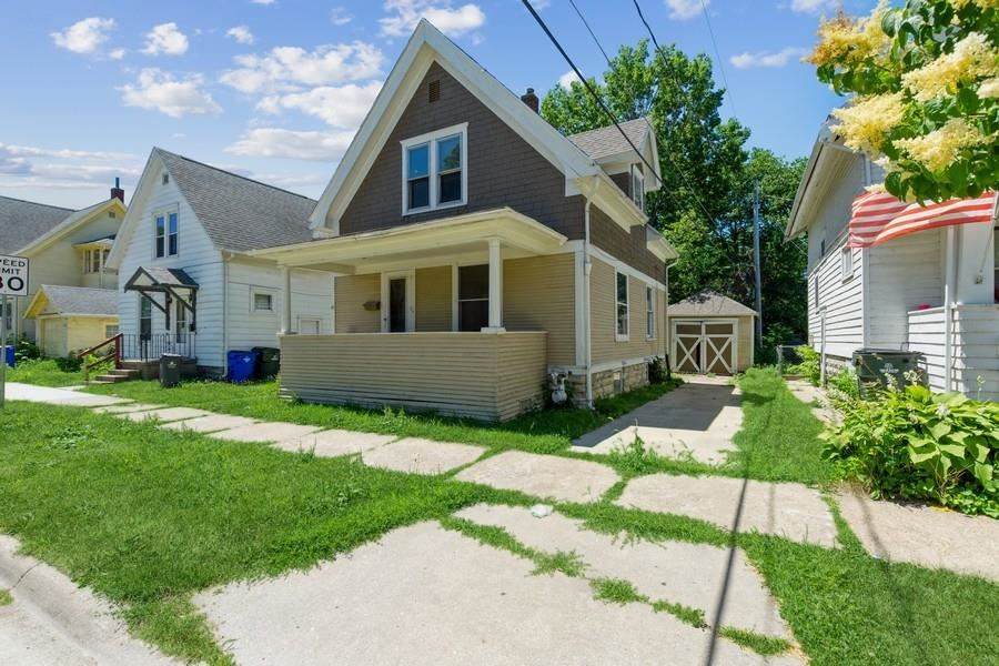 211 17th St Ne - Photo 1