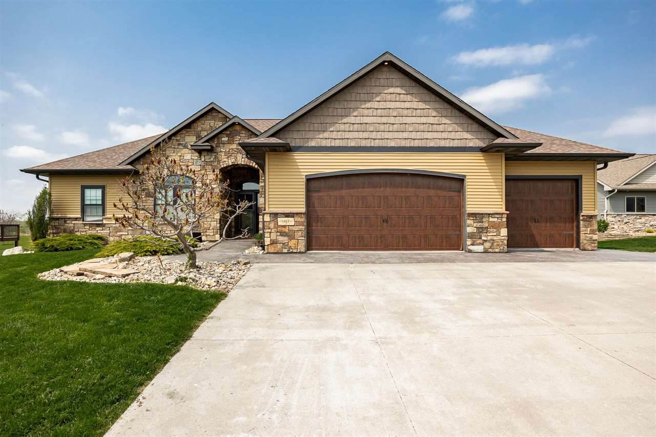 1817 Wenrose Dr Ne - Photo 1