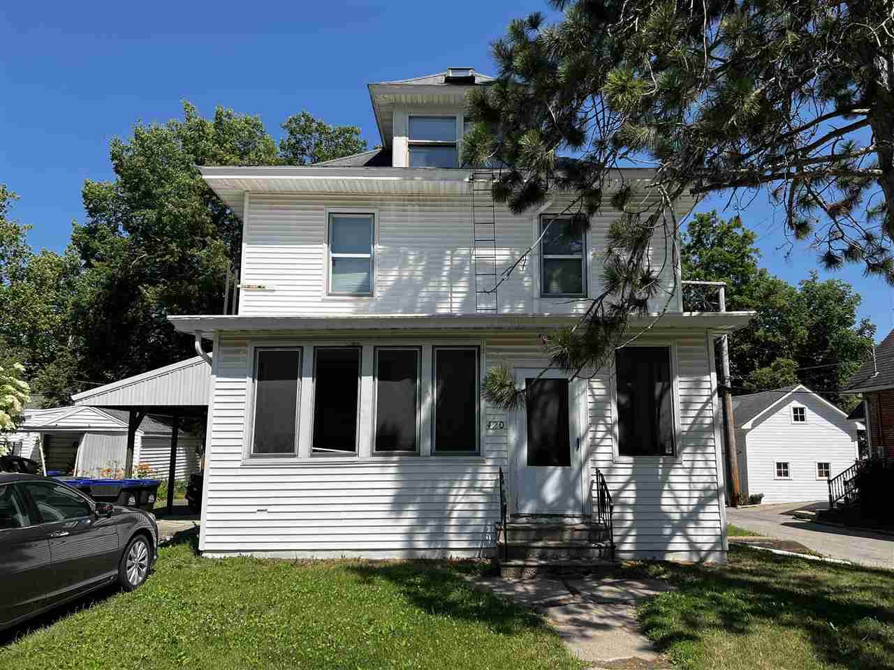 420 Gilbert St - Photo 1