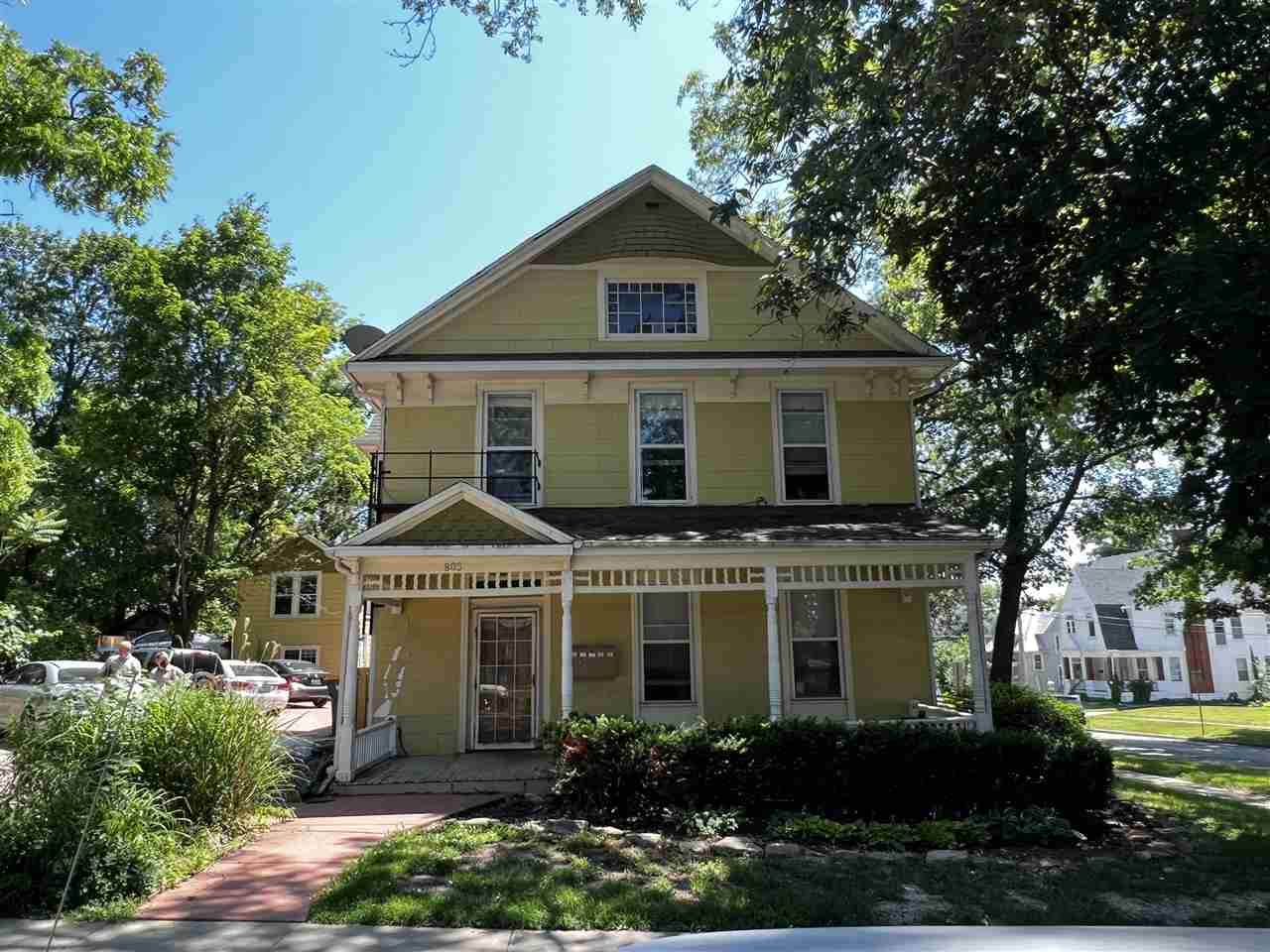 803 College St - Photo 1