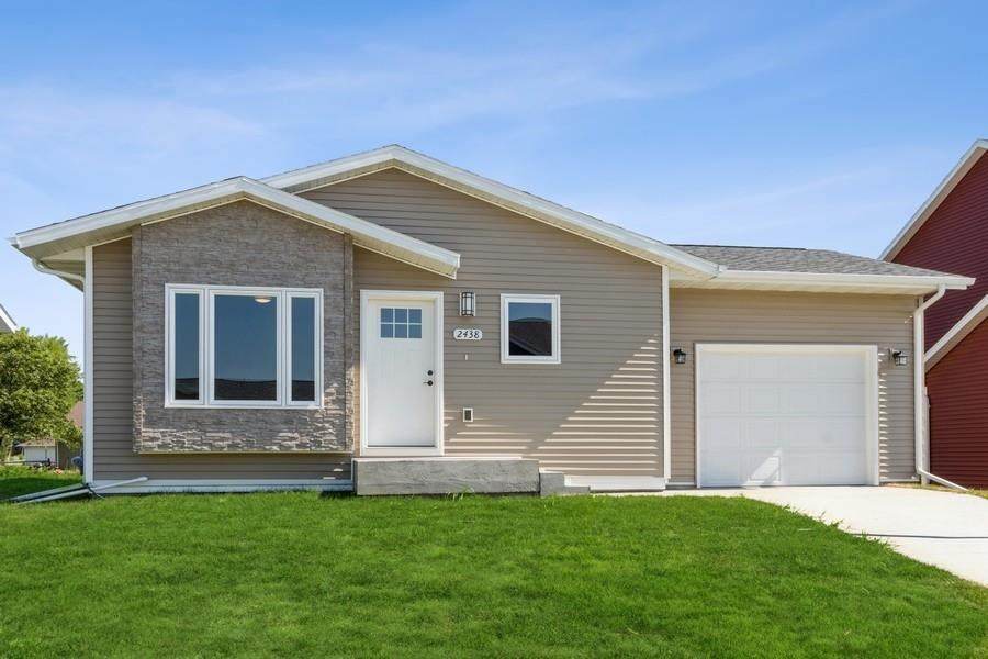 2438 Indigo Dr - Photo 1
