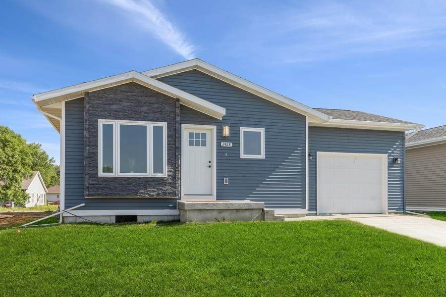 2428 Indigo Dr - Photo 1