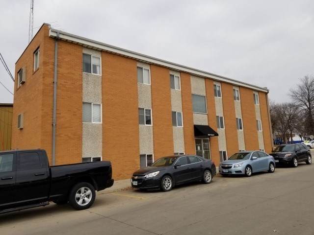 600 Court St - Photo 1