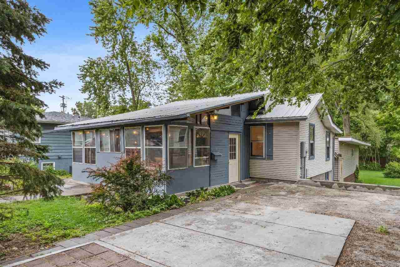 1330 Lower Muscatine Rd - Photo 1