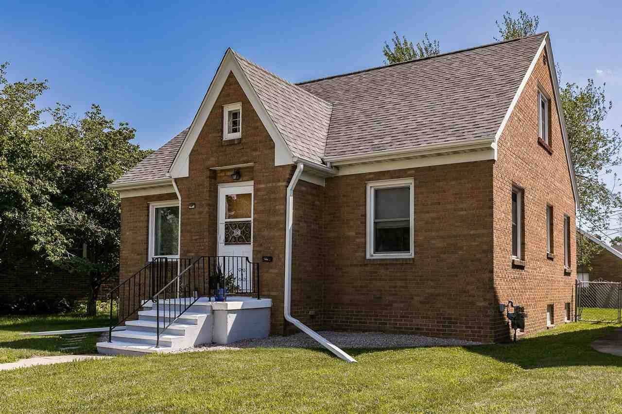2048 D St Sw - Photo 1