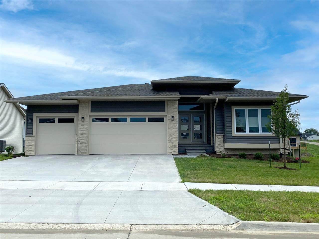 765 Alexander Way - Photo 1