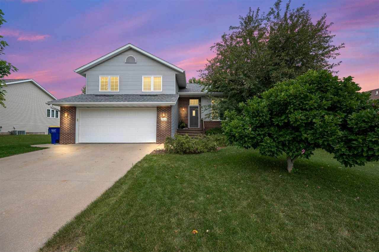 964 Fairview Ln - Photo 1