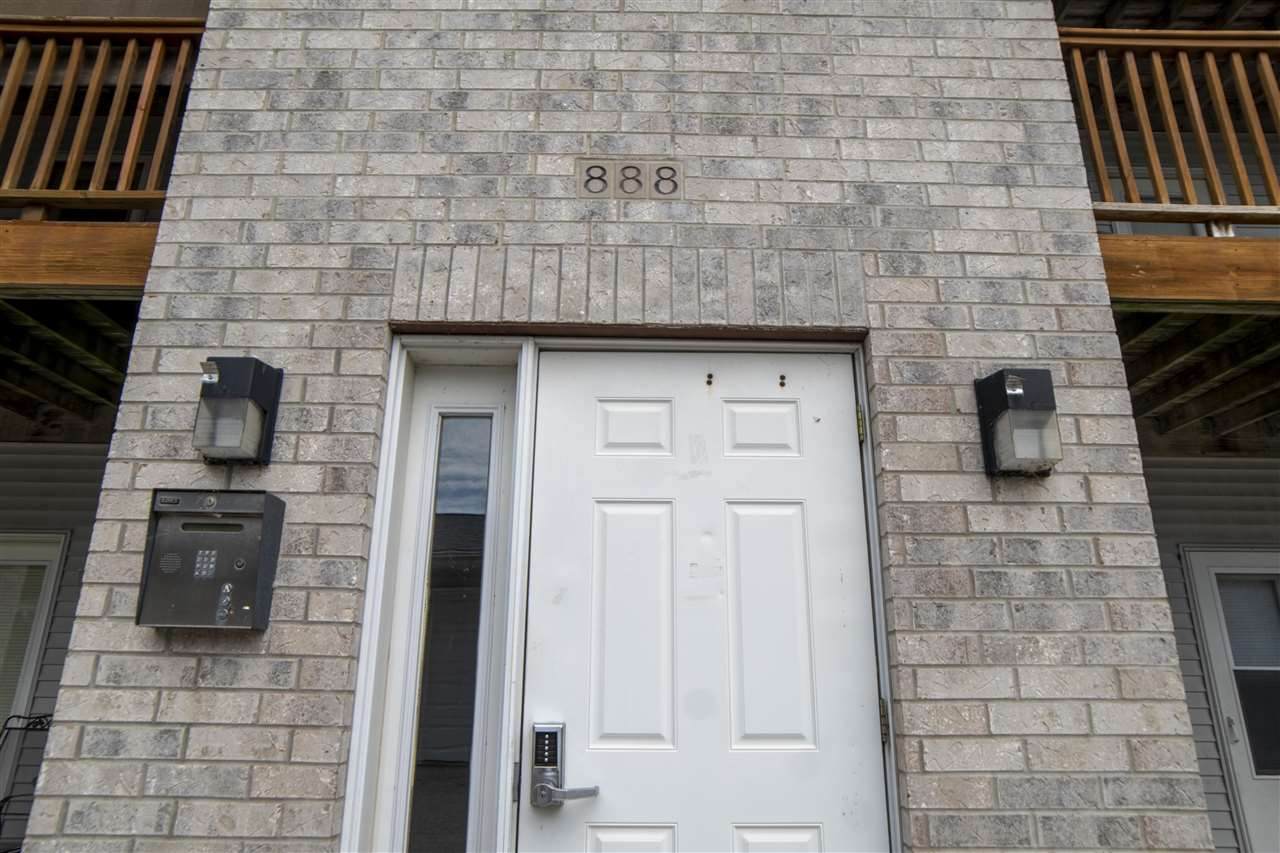 888 Boston Way - Photo 1