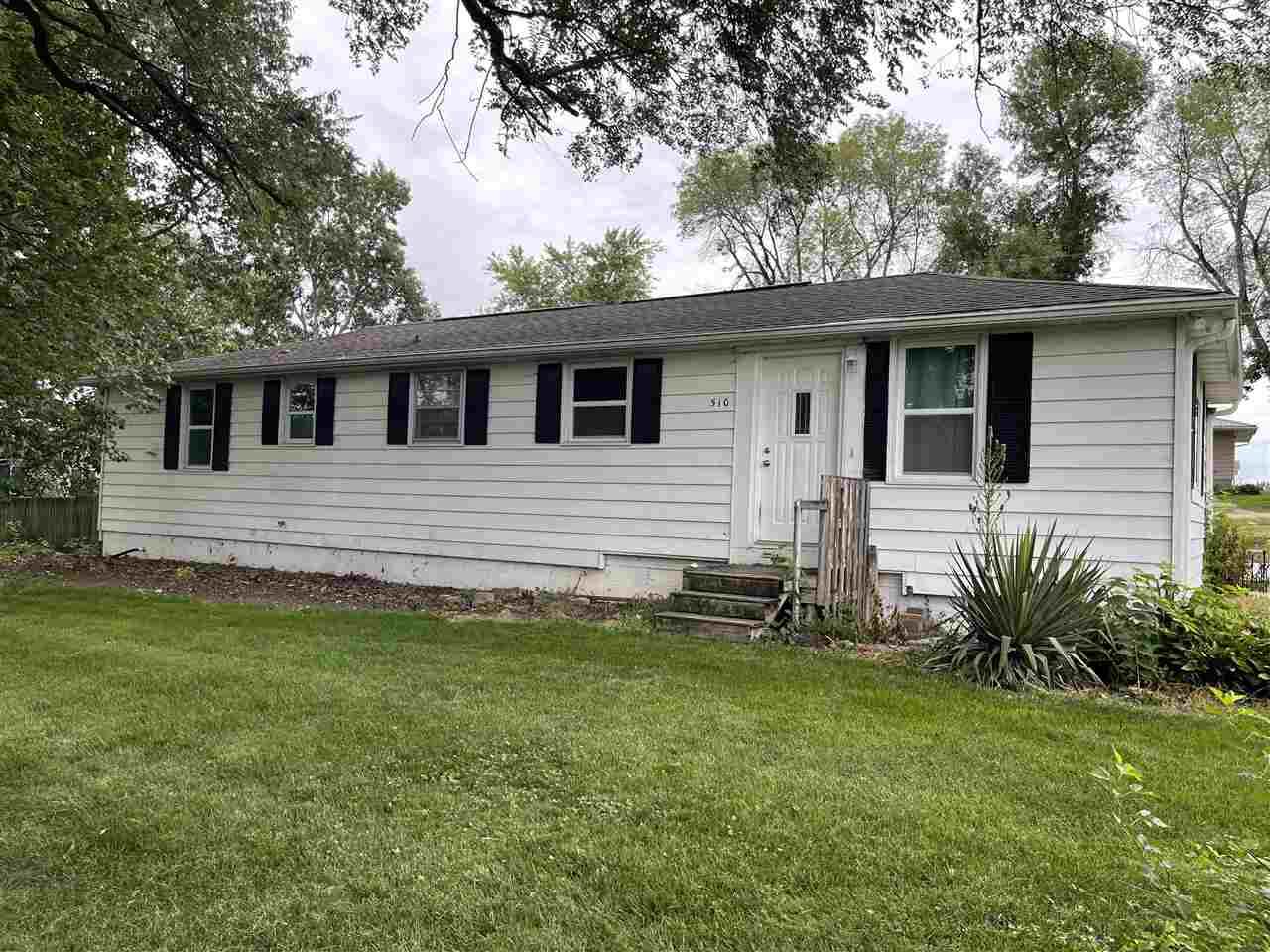 510 Sovers St - Photo 1