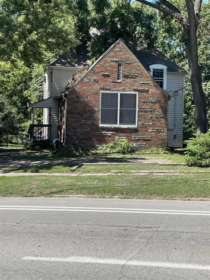 903 Dodge St - Photo 1