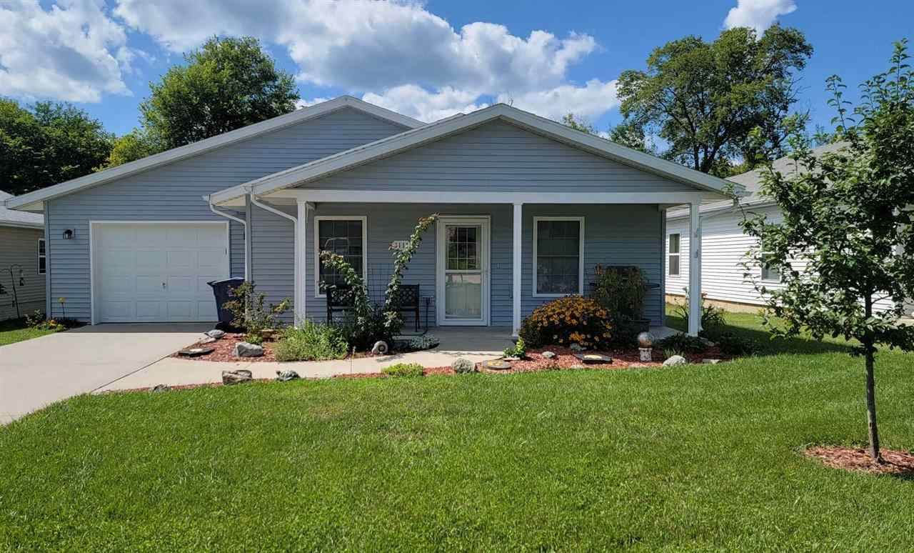 1111 Lynn St - Photo 1