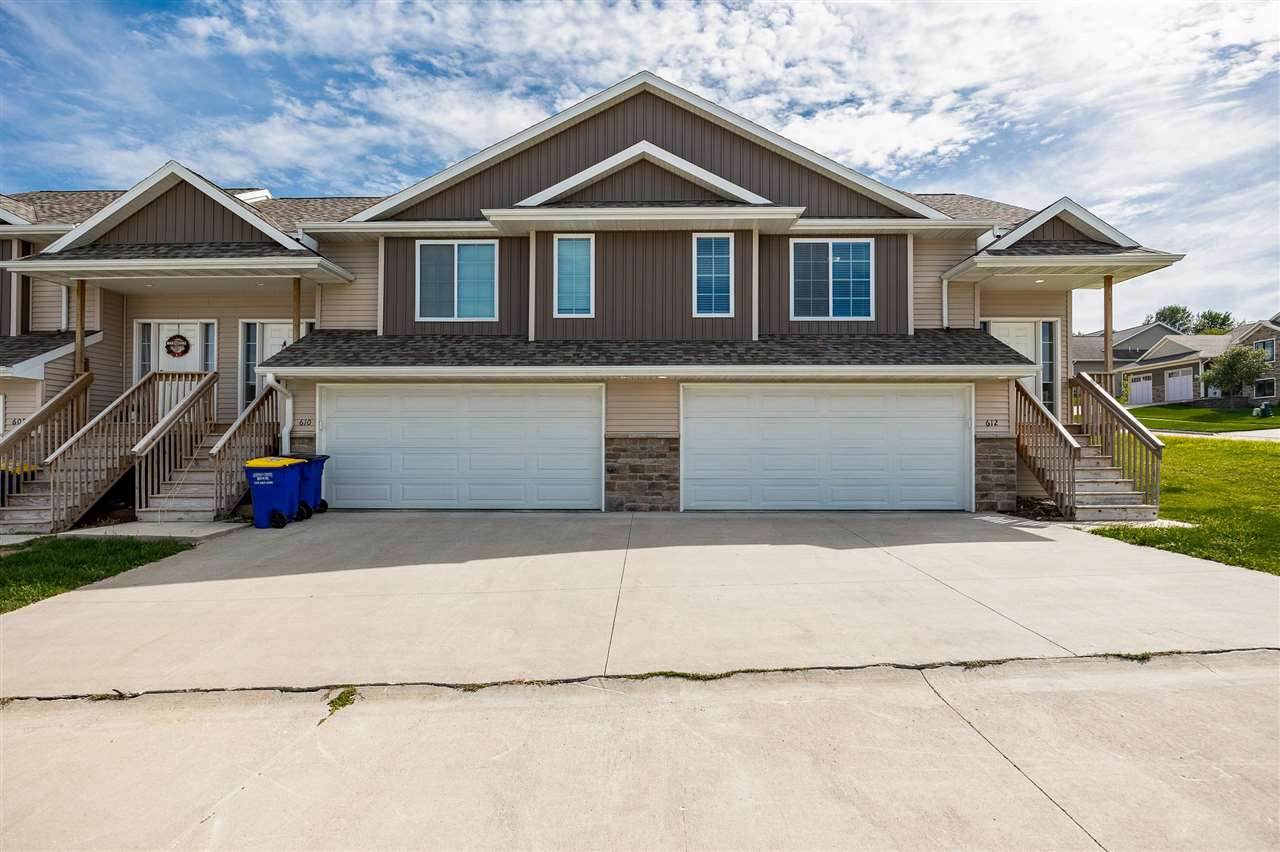 610 Riley Ln - Photo 1