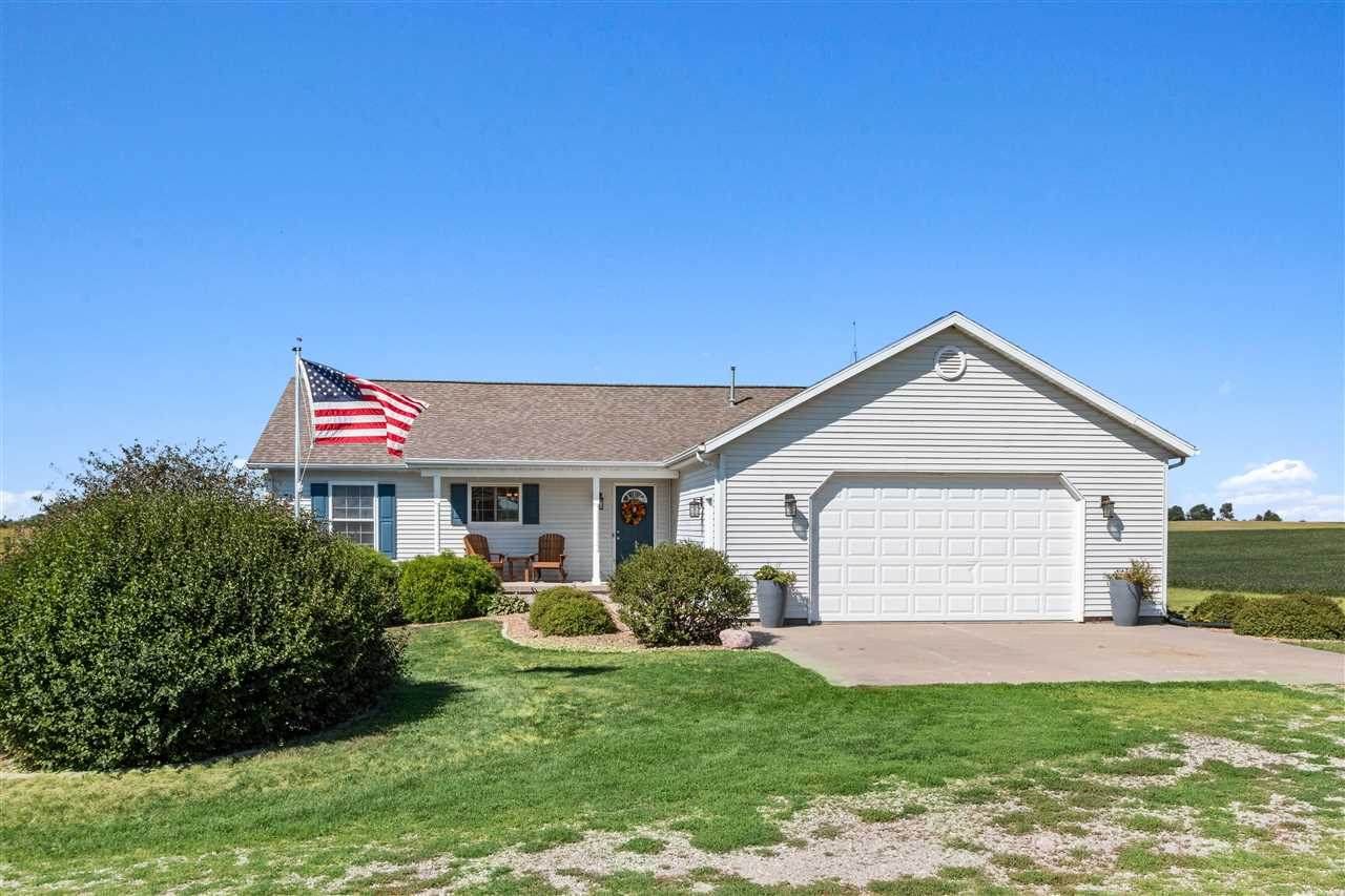 2435 Vine Avenue - Photo 1