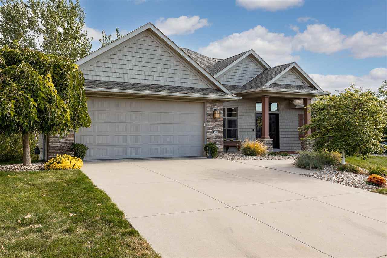 1500 Cypress Cir - Photo 1