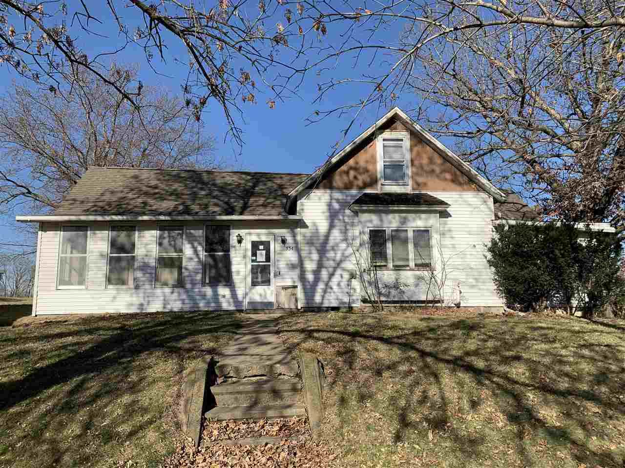 534 Linn St - Photo 1