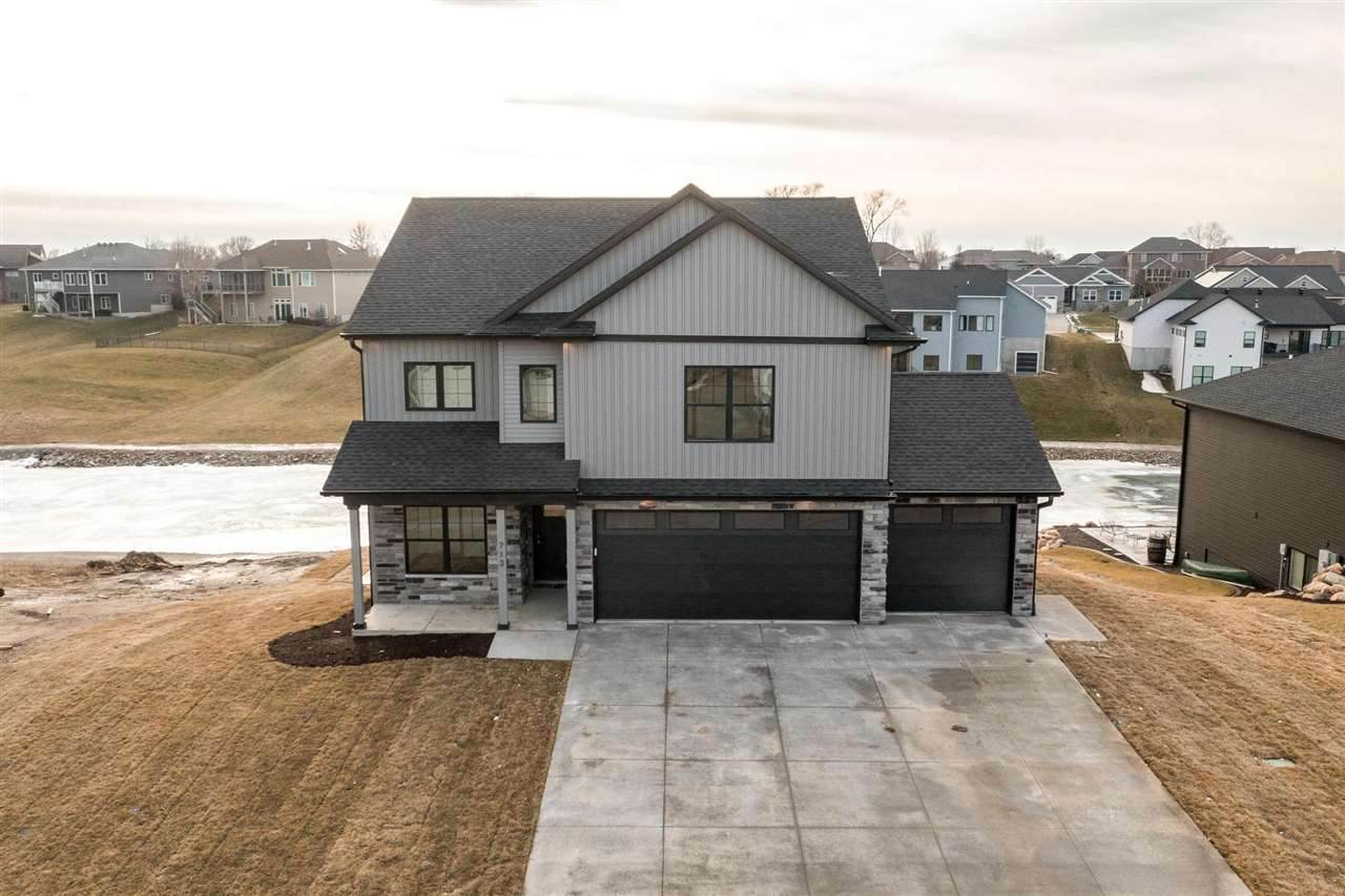 713 Cedar Bend - Photo 1