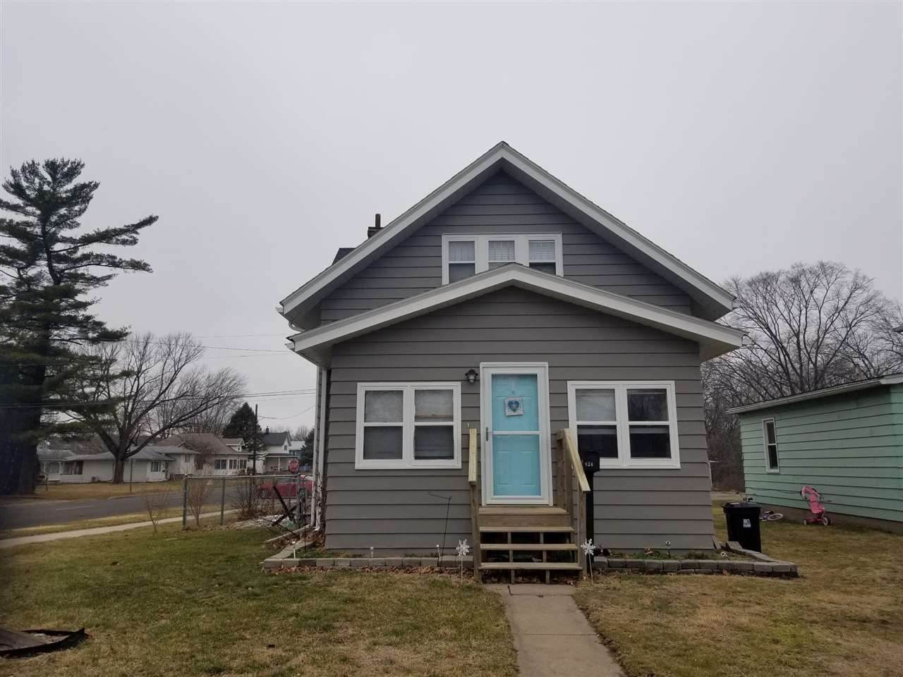824 3rd St - Photo 1