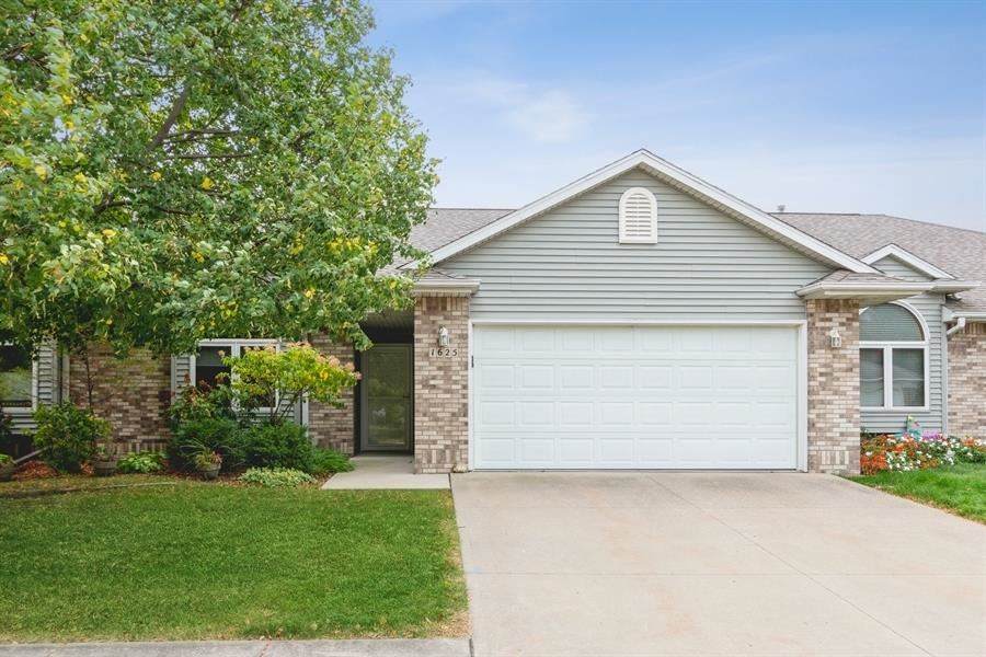 1625 Somerset Ln - Photo 1