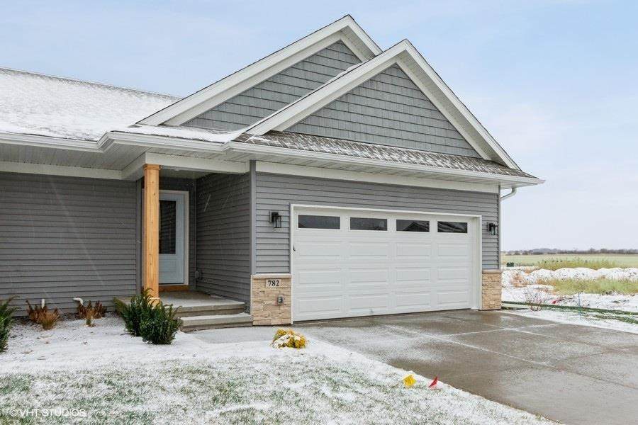 922 Oakland Trail - Photo 1