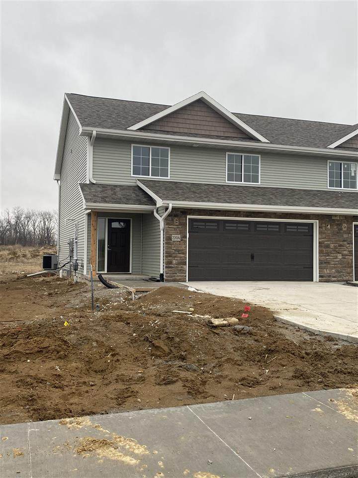 220A Vista Drive - Photo 1
