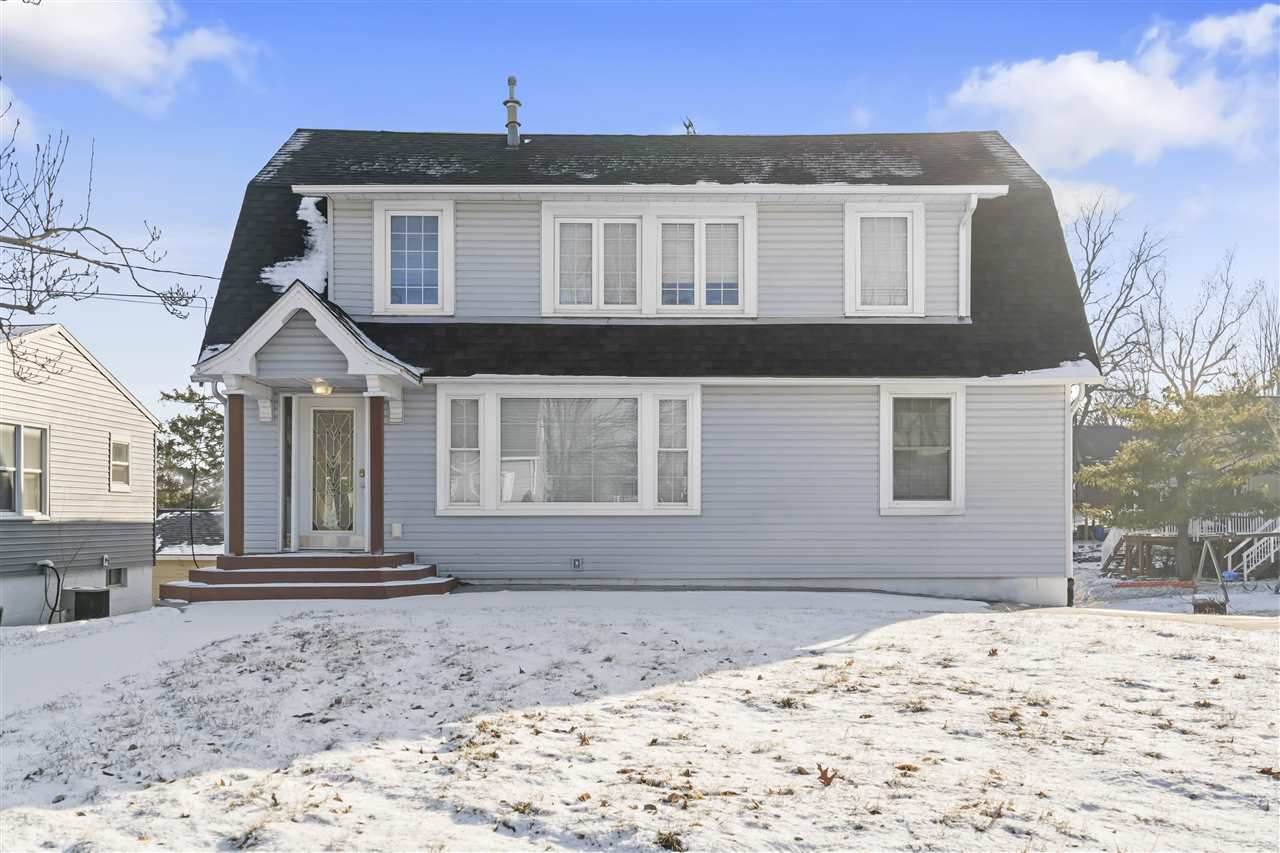 237 29th Ave Sw - Photo 1