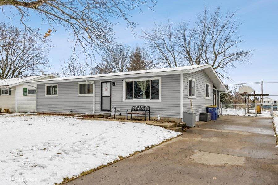1207 Iowa Ave - Photo 1