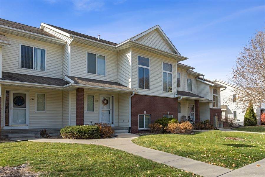 933 Scott Park Dr - Photo 1