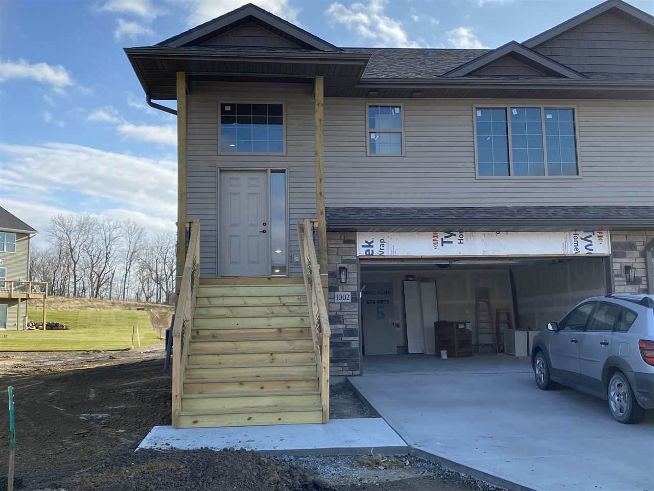 1002 Hillside Drive - Photo 1