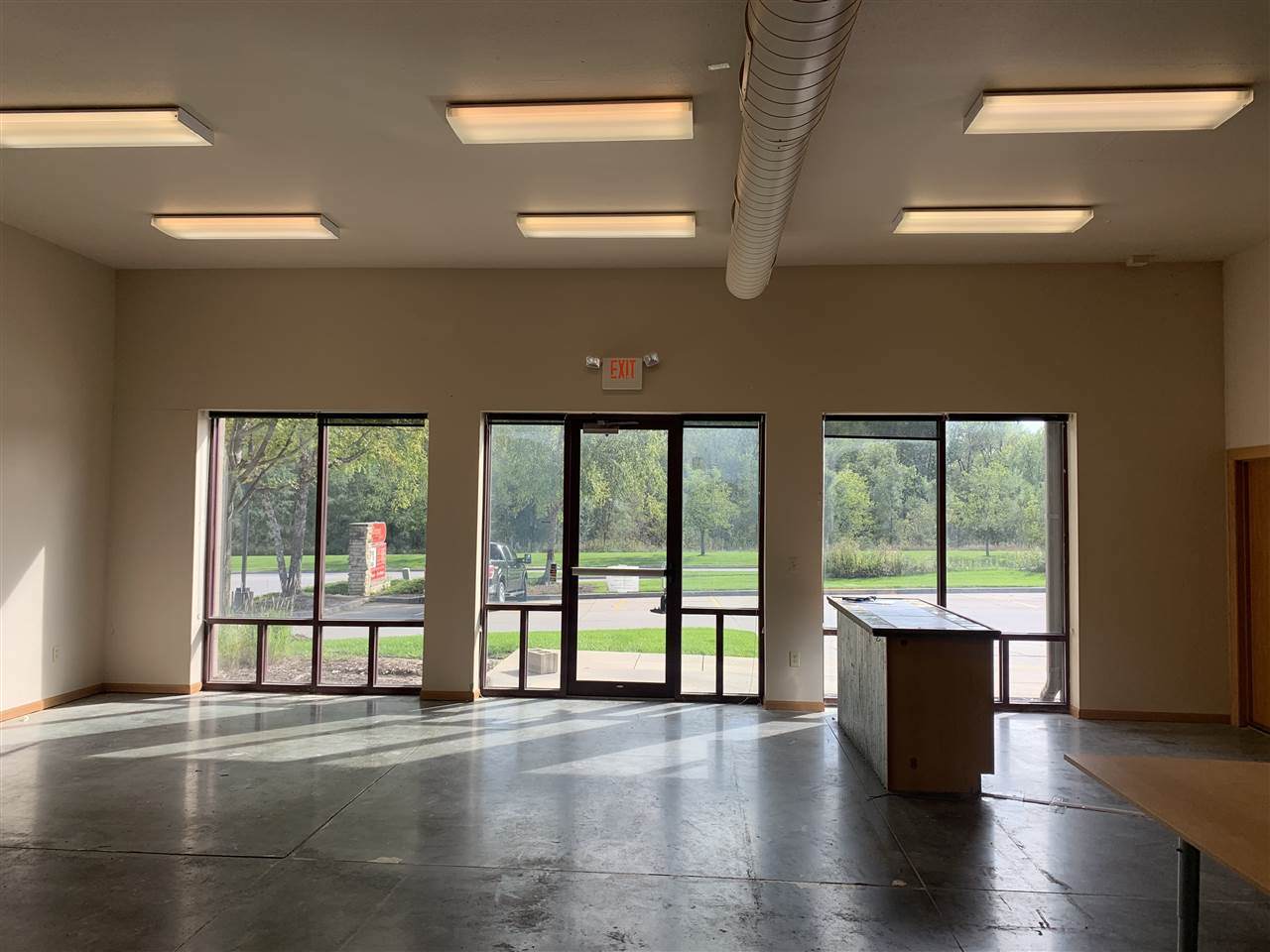 100 Oakdale Blvd - Photo 1