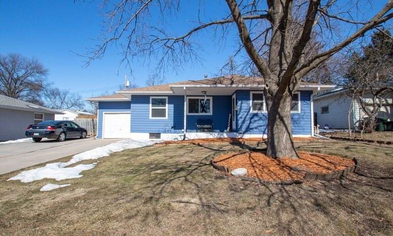 726 Highland Ave - Photo 1