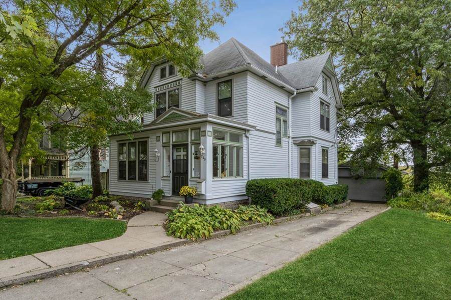 729 Linn St - Photo 1