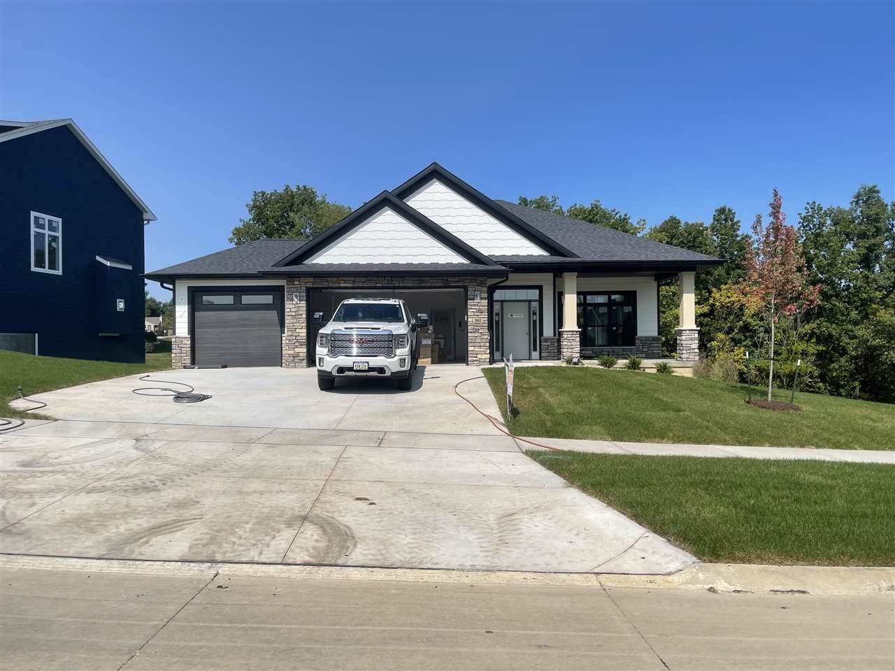 301 Russell Slade Blvd - Photo 1